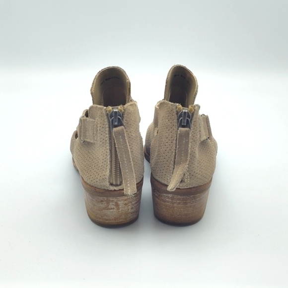 Dolce Vita Western Style Leather Ankle Boots in Taupe Size 6 - Picture 7 of 11